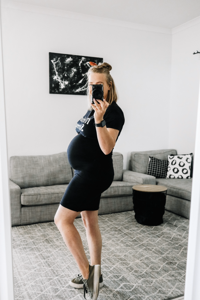 Cute pregnancy outfit